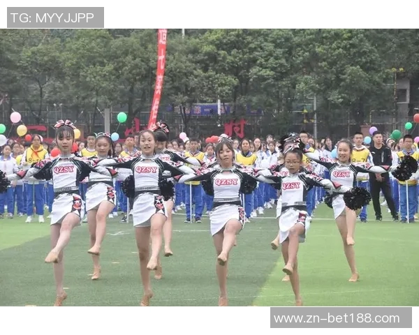 直播吧公益活动走进成都校园杨晨徐亮携手共筑体育梦想