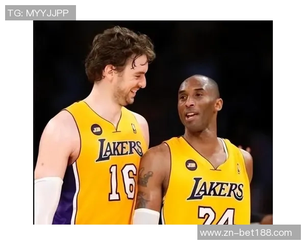 六年前今天科比在推特上祝贺詹姆斯超越自己总得分的感人瞬间