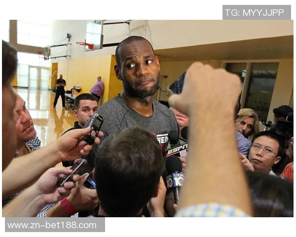 老詹亲赴发展联盟训练揭示其服务功能与重要性